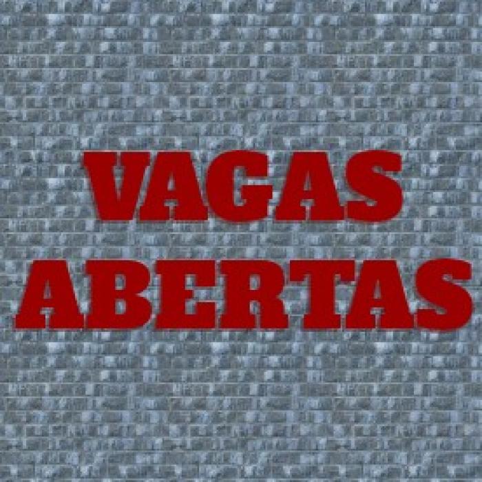 Vagas abertas para profissionais e estagiários
