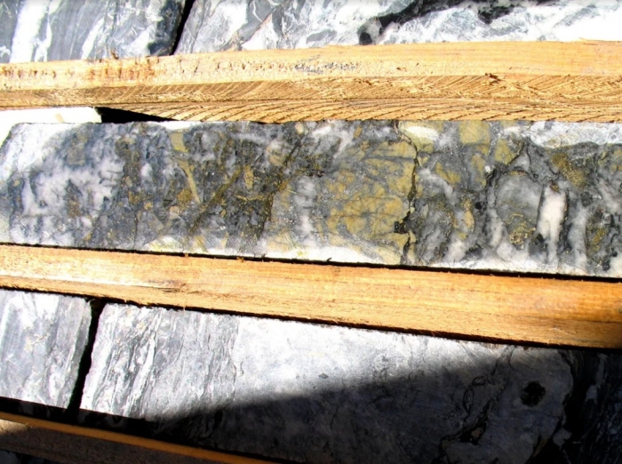 CBPM e Envirometals assinam contrato para ouro de Iramaia