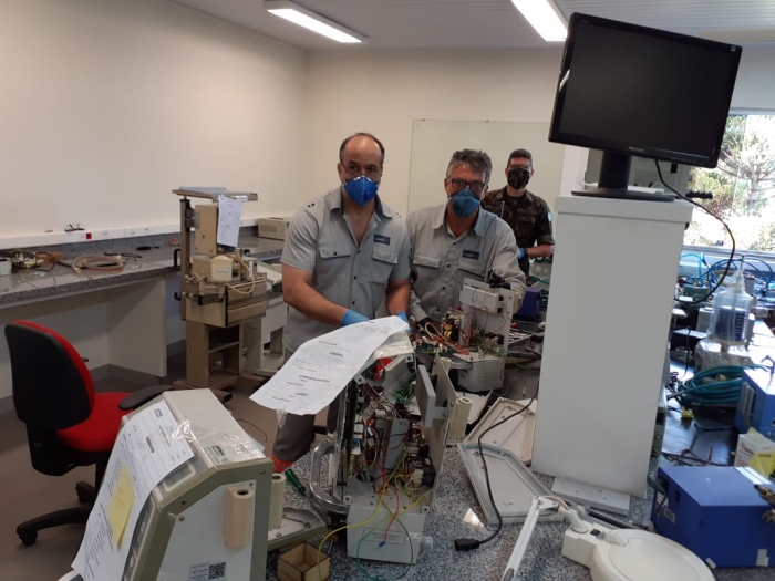 Usiminas e Senai farão manutenção de respiradores mecânicos e impressoras 3D