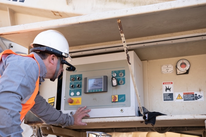 Metso lança no Brasil suporte técnico remoto com óculos inteligentes