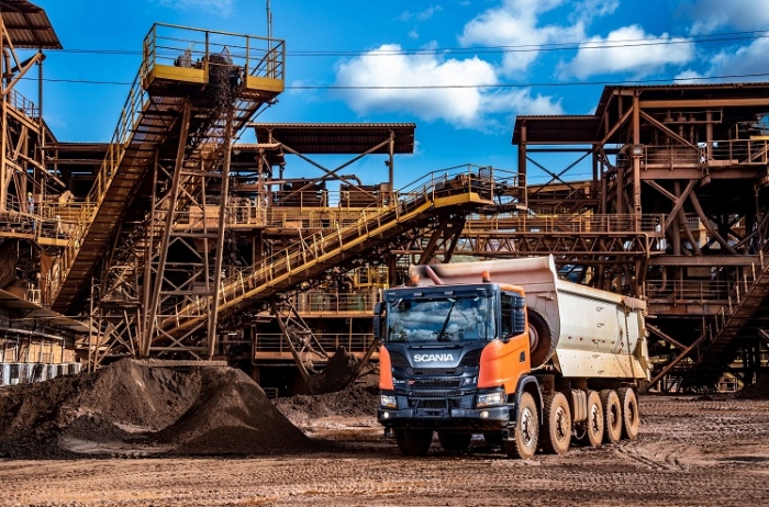 Scania lança caminhão 10x4 com capacidade de carga de 55 toneladas líquidas