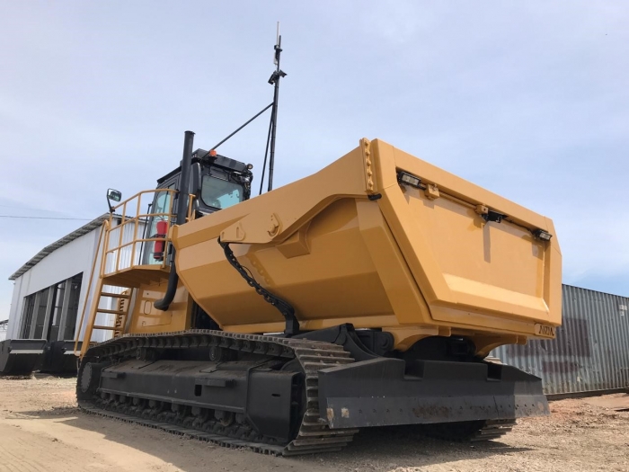 Trator caçamba sobre esteira e escavadeira anfíbia: soluções customizadas para necessidades especiais