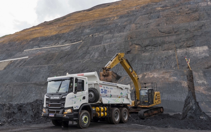 Primeiro caminhão a gás da mineração brasileira é Scania e opera na Gerdau