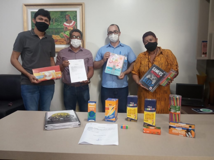 Buritirama Mineração entrega 1.445 kits para escolas em Marabá