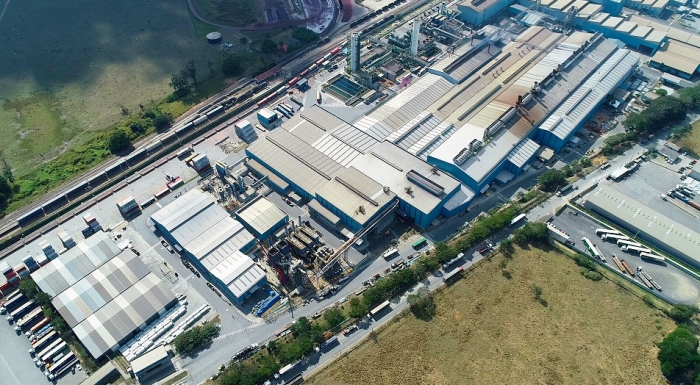 Novelis finaliza expansão de fábrica e aumenta capacidade de produção de laminados e de reciclagem de alumínio