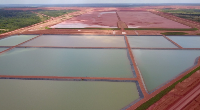 Hydro investirá cerca de R$ 1 milhão em pesquisa com UFPA para uso de painéis solares flutuantes em mina de bauxita