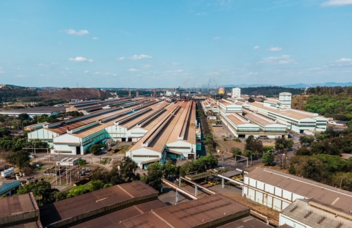 Usiminas tem lucro líquido de R$ 609 milhões no 3T22 e prioriza reforma do alto-forno 3