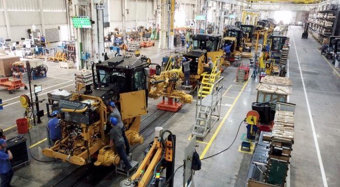 Caterpillar celebra 300 mil máquinas produzidas no Brasil