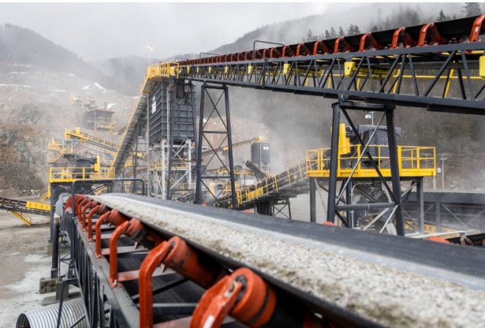 Superior apresenta borracha antichamas e sistema de monitoramento de rolos na mina Brucutu