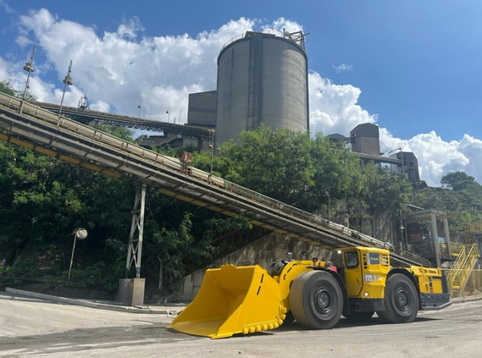 AngloGold Ashanti inicia operação de carregadeira 100% elétrica na Mina Cuiabá