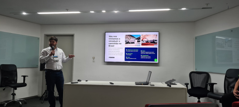 Apresentação do caminhão teleoperado projetado pela Scania, Hexagon e Fidens