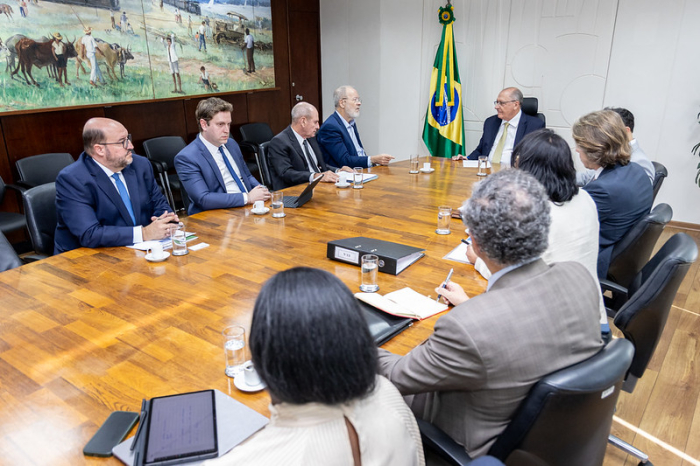 Ibram reúne-se com Geraldo Alckmin e avalia riscos de o Brasil estabelecer reciprocidade tarifária