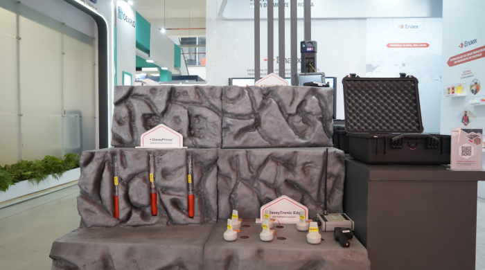 Enaex apresenta na Exposibram as tecnologias que reduzem a exposição humana no desmonte de rochas