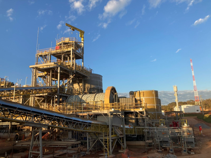 Aura Minerals produziu 74.227 onças equivalentes de ouro no 3T25, 16% a mais que no anterior