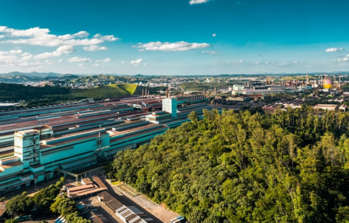 Usiminas abre 340 vagas para estagiários e aprendizes