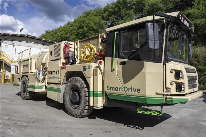 AngloGold Ashanti introduz primeira autobetoneira elétrica do Brasil em operação subterrânea