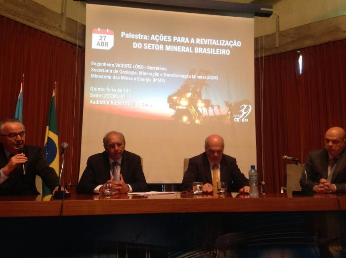 Secretário de Geologia assina acordo de cooperação entre Cetem, DNPM e CPRM