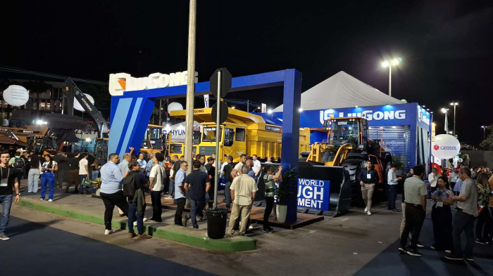 LiuGong apresenta caminhão fora de estrada de 70 t e nova pá carregadeira 