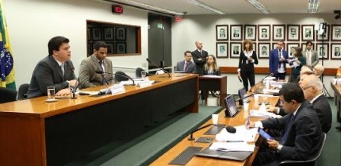 Ministro apresenta desafios do setor mineral na Câmara dos Deputados