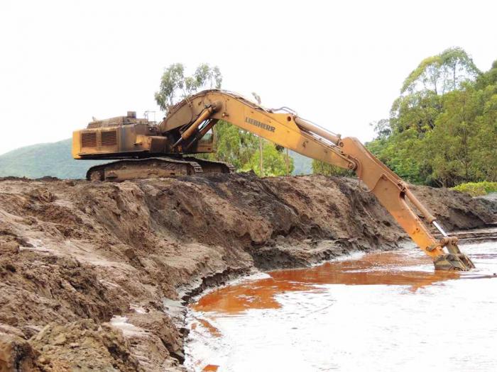 Escavadeira Liebherr com implemento de maior alcance otimiza operação em mineradora de MG