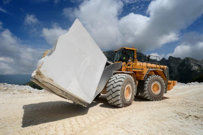 Volvo CE exibe suas escavadeiras e carregadeiras em evento de rochas ornamentais
