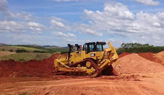 Caterpillar lança três modelos de tratores de esteiras