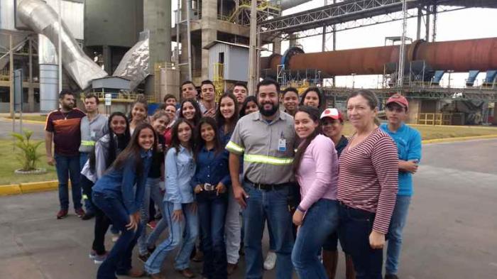 Votorantim Cimentos  recebe visita de alunos no Programa Portas Abertas